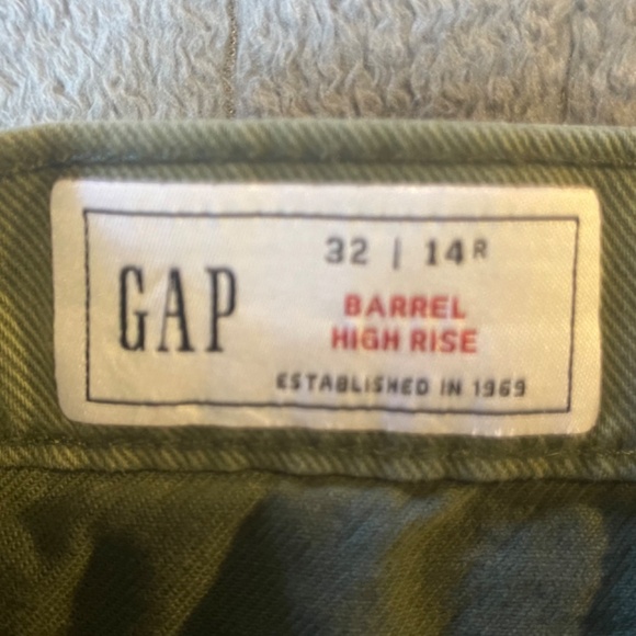 GAP High Rise Barrel Jeans - Picture 2 of 6